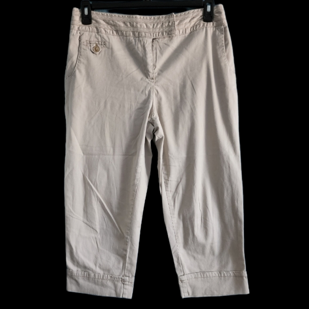 Preowned D.F.A New York Capris.